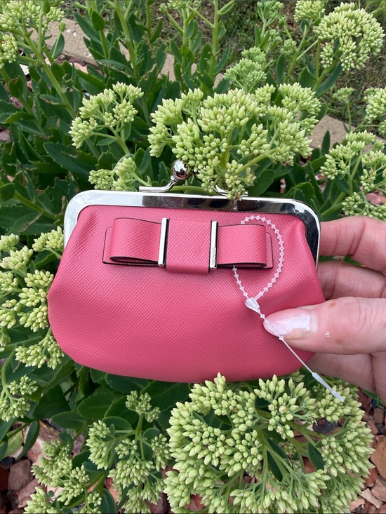 Coach Handbags - Coach Coral Pink Bow 🎀 Frame Mini Clutch Kiss-lock